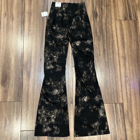 NWT Free people We The Free Black and Gold Jayde Printed Metallic Flare Jeans - Picture 13 of 15